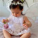 Logo para estudio de tatuaje minimalista circular en tonos gris y blanco. (14).webp